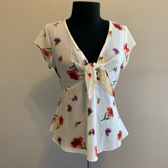 Anthropologie Tops - Anthro (E hanger M) floral cap sleeve blouse